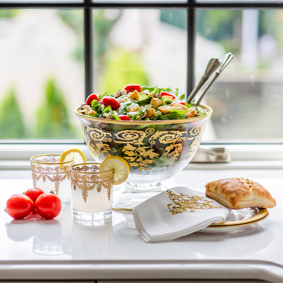 Footed shop serving bowl