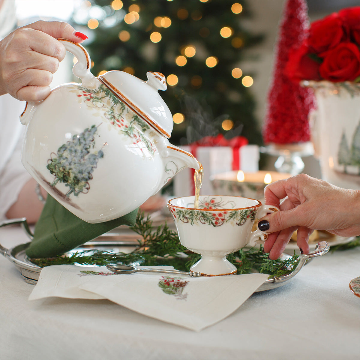 Madfin Teaset: shops teapot, 4 tea cups, 4 tea plates, 4 Pastry dishes Made in Japan