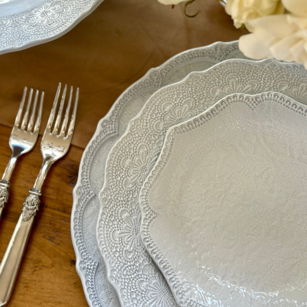 Assiette à salade festonnée blanche Merletto