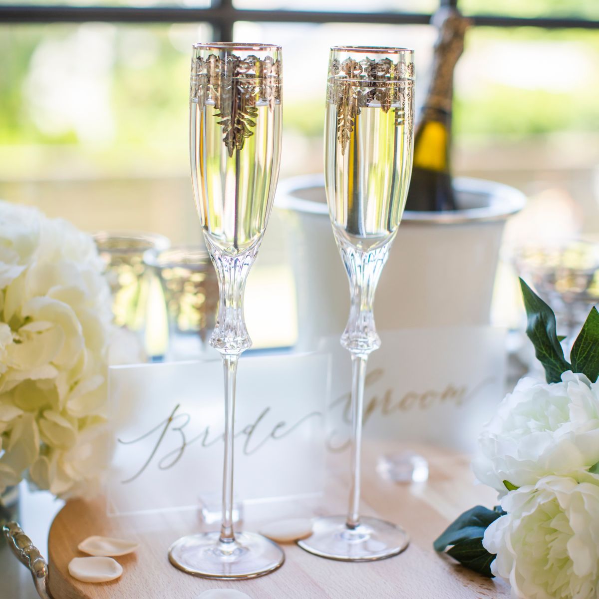 Fluted champagne glasses clearance wedding